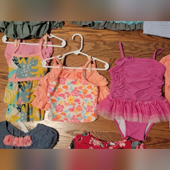 16 Piece Girl Clothes Bundle - Picture 4 of 9